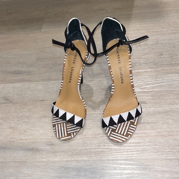 Chinese Laundry heels LA PAZ brown multi black white 7.5 - Picture 3 of 8